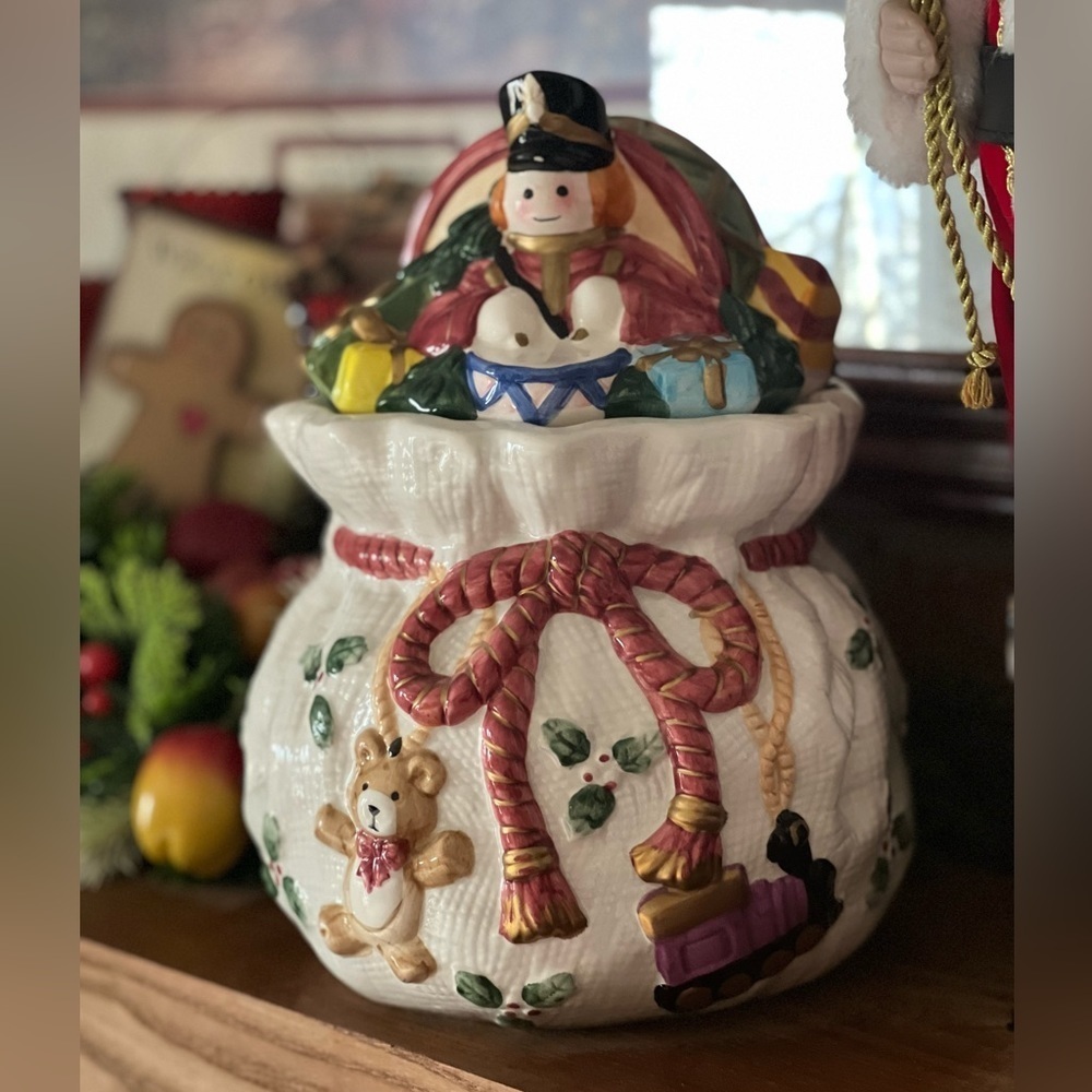 ❤️ Vintage Christmas Nutcracker Large Cookie Jar
